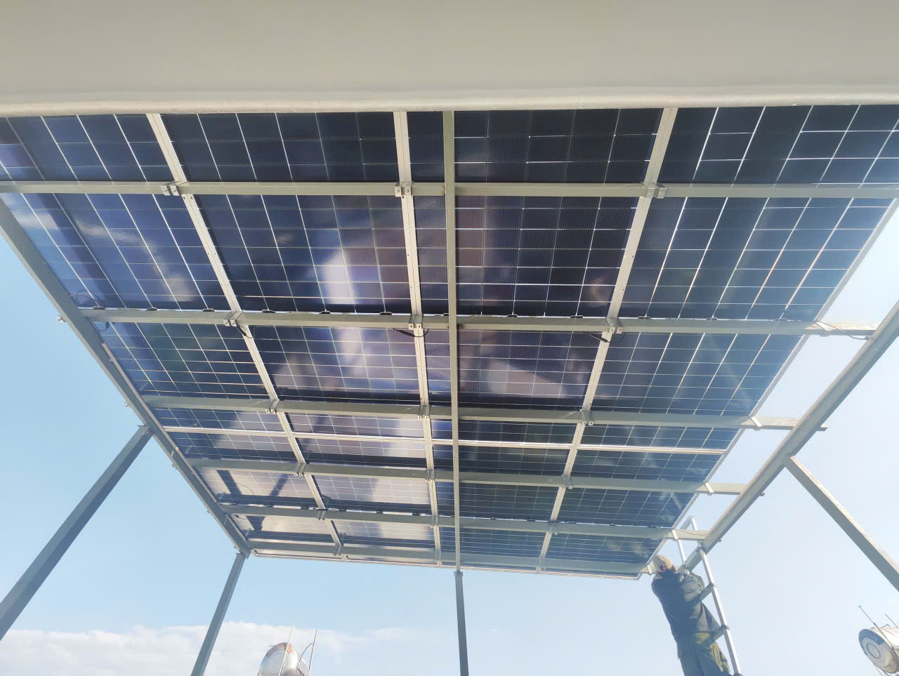 Thêm Một Gia Đình Chọn Năng Lượng Xanh Trước Tết - Lắp đặt điện mặt trời giảm tiền điện