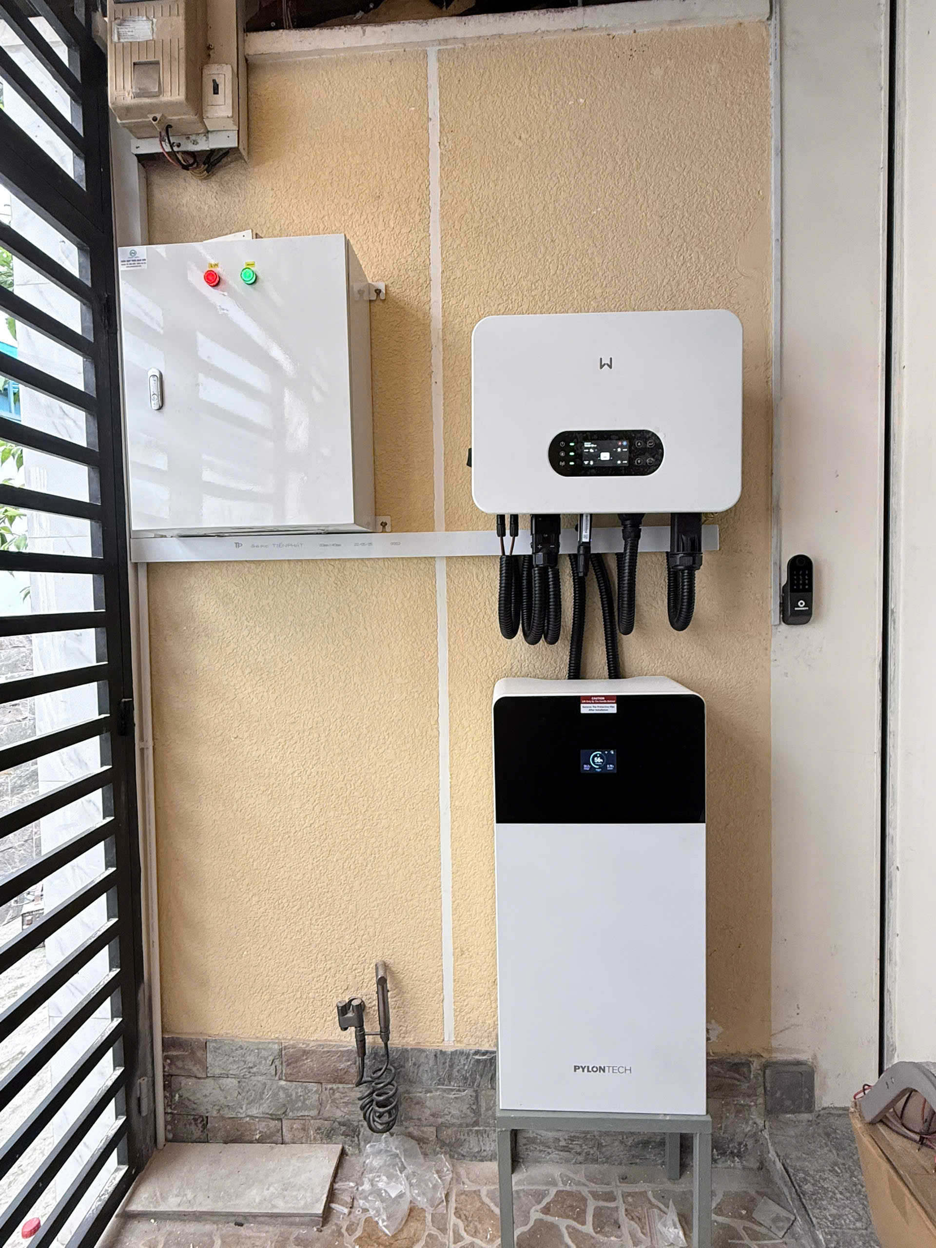 GIẬT MÌNH VÌ TIỀN ĐIỆN TĂNG VỌT MÙA NGHỈ HÈ: GIẢI PHÁP ĐIỆN MẶT TRỜI HYBRID 6KW CHO GIA ĐÌNH